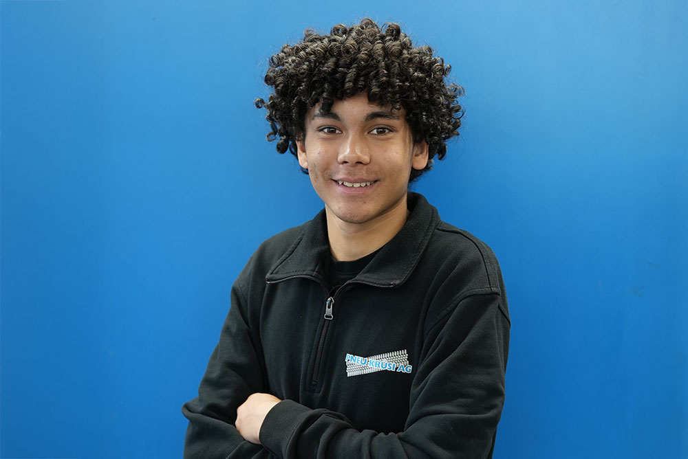 Pneu Krüsi - Adam Tsetsegmaa